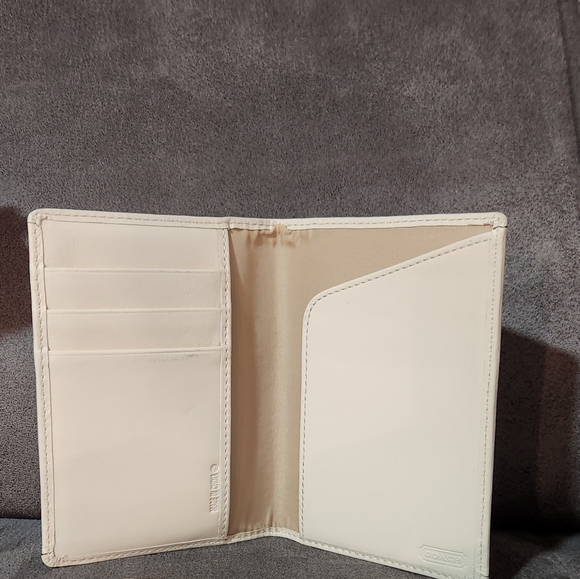Authentic Coach Passport Holder - Picture 3 of 6